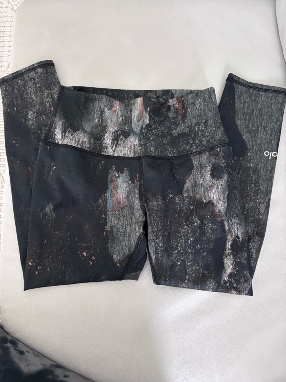 Alo Yoga Capri Leggings